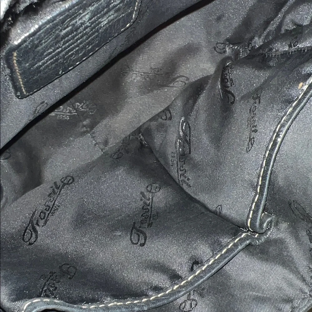 Fossil shoulder Bag with Contrast Stitching